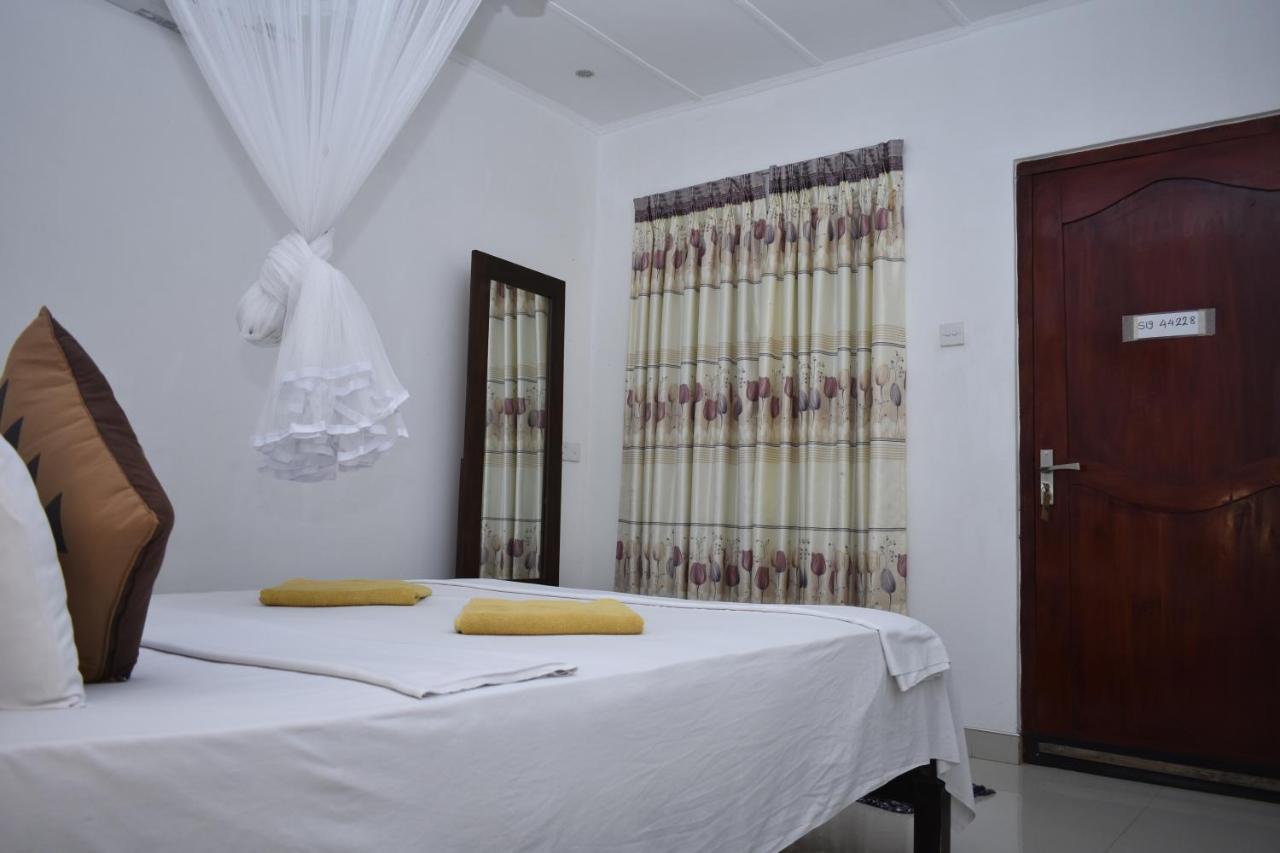 Sigiri Rock Side Home Stay Sigiriya Exteriör bild