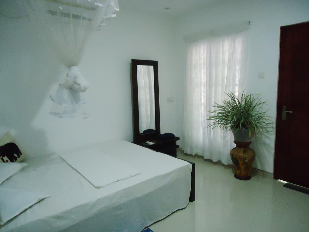 Sigiri Rock Side Home Stay Sigiriya Rum bild